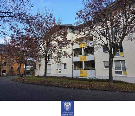 Hausansicht - Ruhig gelegen, gut angebunden: Charmante Wohnung im Herzen von Freital mit 2 Dachterrassen