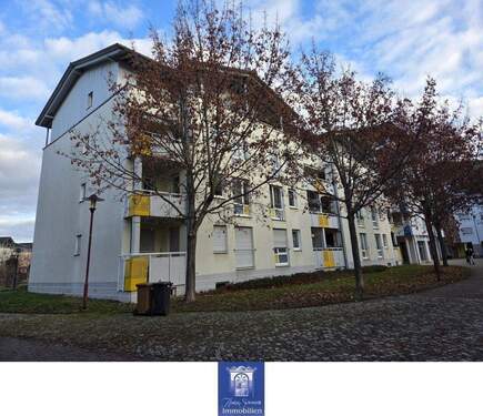 Hausansicht - 3 Zimmer Etagenwohnung zum Kaufen in Freital