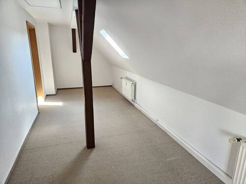 Dachgeschoss - Mehrfamilienhaus, Wohnhaus mit 250,00 m² in Stößen zum Kaufen