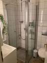 Einliegerwohnung 1: Badezimmer mit Dusche - 