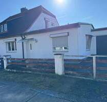 Doppelhaushälfte in einer beliebten Wohngegend von Bernburg mit Garage