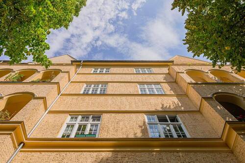 Hausansicht nah - 