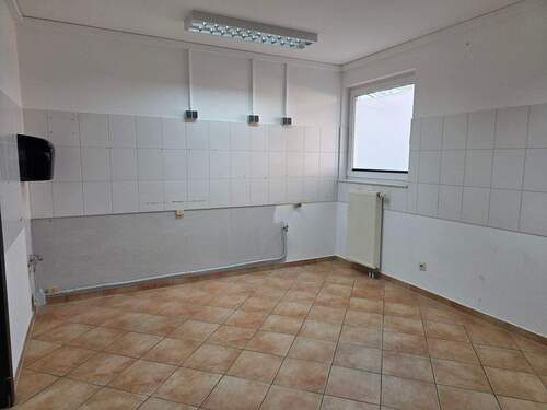 Direkt in der Strandstraße - Gewerbeeinheit in Top Lage vom schönen Ostseebad Baabe - 