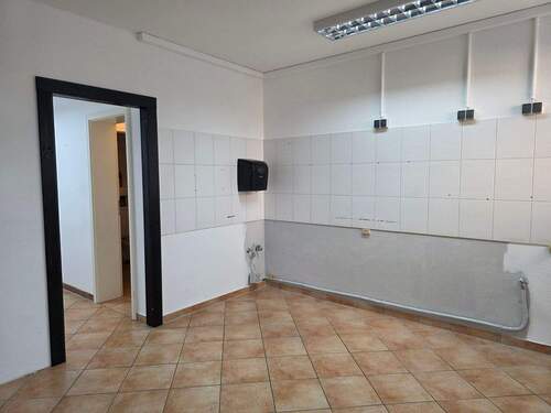 Direkt in der Strandstraße - Gewerbeeinheit in Top Lage vom schönen Ostseebad Baabe - 