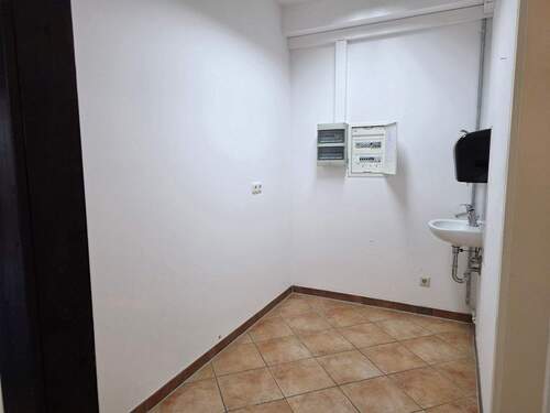 Direkt in der Strandstraße - Gewerbeeinheit in Top Lage vom schönen Ostseebad Baabe - 