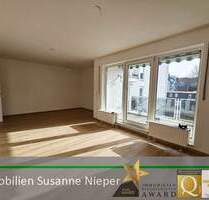 Citynah wohnen mit Komfort. 2-Zimmerwohnung mit XXL-Loggia und Tiefgaragenstellplatz - Solingen Solingen-Mitte