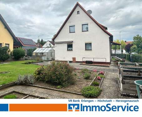 Bild 1 - Ruhig gelegenes Einfamilienhaus mit schönem Grundstück