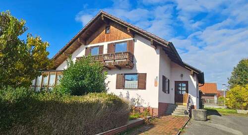 Bild1 - Handwerker aufgepasst! 1-2 Familienhaus mit Nebengebäude in Aham