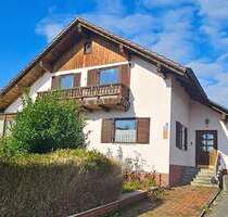 Handwerker aufgepasst! 1-2 Familienhaus mit Nebengebäude in Aham