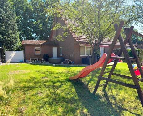 Außenansicht - *** Großzügiges Zweifamilienhaus mit Garten, Terrasse und Garage in Top-Lage von Großenkneten ***