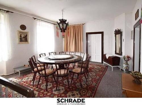 ...von der Galerie im Obergeschoss zu den Zimmern - 