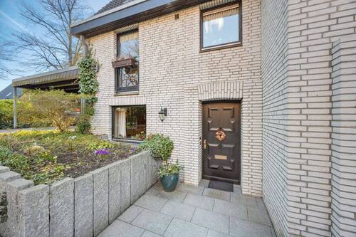 Hausansicht - 3 Zimmer Doppelhaushälfte zum Kaufen in Ahrensburg