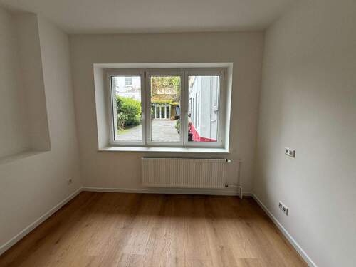 Schlafzimmer 1 - 3 Zimmer Etagenwohnung zum Kaufen in Düsseldorf