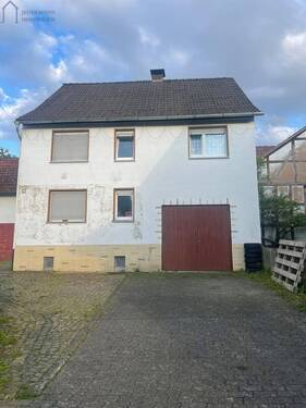 Vorderansicht - Platz, Natur und Potenzial! - 196.400,00&nbsp;EUR Kaufpreis, ca.&nbsp; 136,00&nbsp;m&sup2;&nbsp;Wohnfl&auml;che