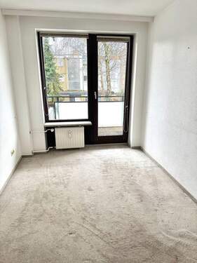 Schlafzimmer mit Balkon - 