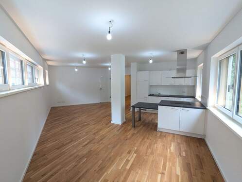 Wohn-, Ess- und Kochbereich - Bezugsfreie 2-Zimmer-Stadtwohnung in zentraler Lage - modern & komfortabel wohnen