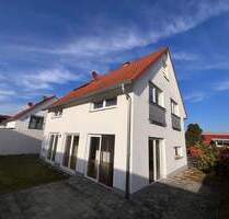 Bezugsfreies 5-Zi. EFH mit Terrasse, Garten und Garage in Tegernheim