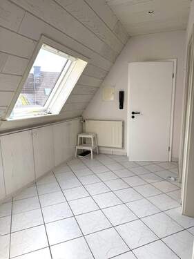 Bild 2 - 4 Zimmer Etagenwohnung zur Miete in Bad Homburg