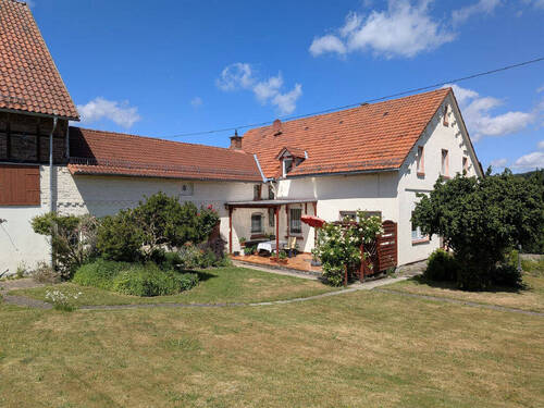 Gartenansicht - Viel Platz in und um das Haus - 285.000,00 EUR Kaufpreis, ca.  270,00 m² Wohnfläche