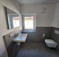 Erstbezug nach Kernsanierung – moderne 4-Zimmer- Erdgeschosswohnung mit Garten in 3-Familienhaus - Königsbrunn