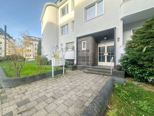 Hauseingang - 2 Zimmer Etagenwohnung in Düsseldorf