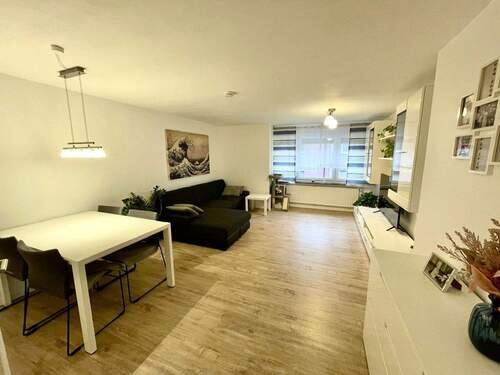 Wohnzimmer - 3 Zimmer Etagenwohnung zur Miete in Ludwigshafen