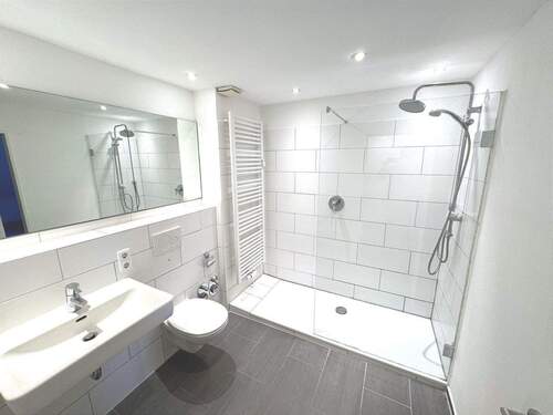 Badezimmer - Etagenwohnung mit 94,00 m&sup2; in Hamburg zum Kaufen