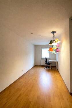 Kinderzimmer / Büro - 