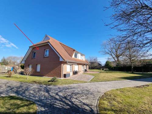 Außenansicht - Charmante 2-Zimmer-Ferienwohnung mit verglaster Loggia in Waase auf Rügen