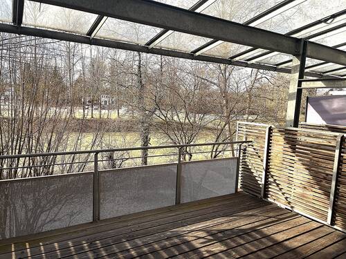 großzügige Dachterrasse mit Blick ins Grüne - 