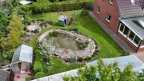 Luftbild - Viel Platz für die Familie auf traumhaftem Grundstück!