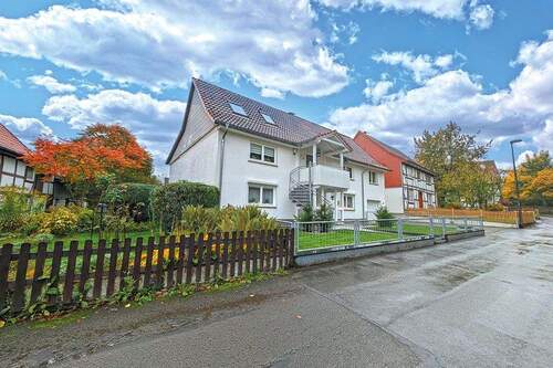 Straßenansicht - Mehrfamilienhaus mit 3 WE - vermietet