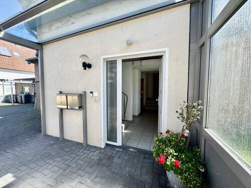 Eingang - 7 Zimmer Mehrfamilienhaus, Wohnhaus zum Kaufen in Bad Salzuflen