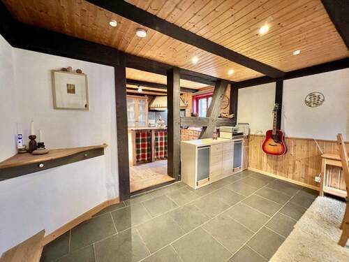 Bild 3 - 6 Zimmer Mehrfamilienhaus, Wohnhaus in Ühlingen-Birkendorf