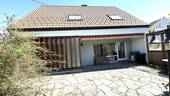 Hausansicht mit Terrasse - 4 Zimmer Einfamilienhaus zum Kaufen in Ravensburg