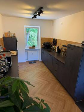 Einbauküche mit Blick ins Grüne - 3 Zimmer Etagenwohnung zur Miete in Lauf an der Pegnitz