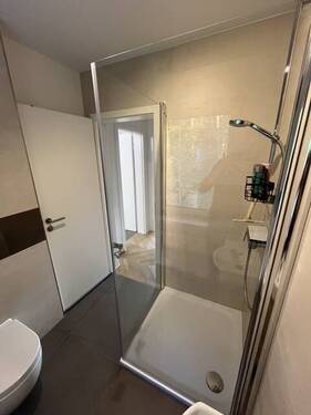 Gäste WC mit Dusche - Etagenwohnung mit 114,00 m&sup2; in Lauf an der Pegnitz zur Miete