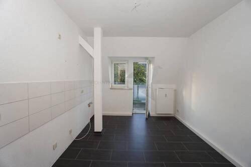 große Wohnküche mit Wunsch-EBK - Etagenwohnung mit 58,80 m² in Zwickau zur Miete