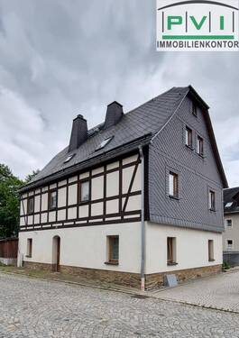 Hausansicht - Preisoptimiert ! Schönes Haus perfekt zum Ausbau geeignet