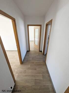 Flur - Etagenwohnung mit 60,00 m² in Limbach-Oberfrohna zur Miete