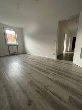 Schlafzimmer mit Blick in den Flur - 