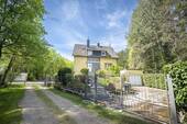 Hausfont - Großzügig. Einzigartig. Voller Möglichkeiten. Wohnen auf einem Grundstück, das Maßstäbe setzt