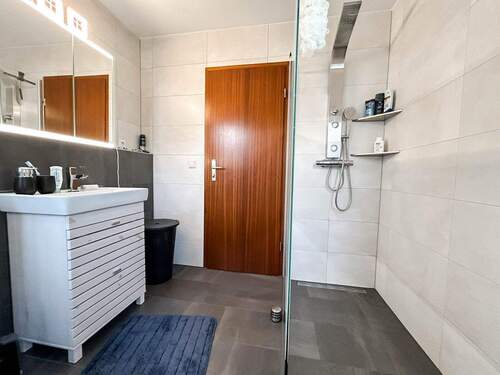 Badezimmer - 3 Zimmer Etagenwohnung in Schrozberg