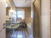 Badezimmer 1. OG - 