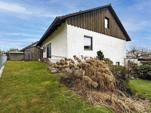 Hauseingang Wohnung 1. OG u. DG - 