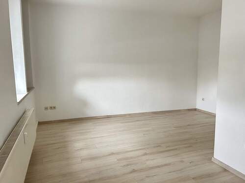 Wohn- und Schlafzimmer - 1 Zimmer Etagenwohnung in Halle