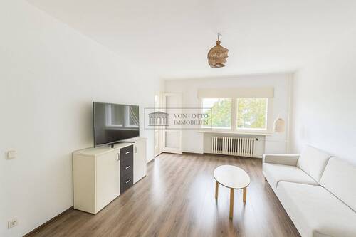 Gemütliches Wohnzimmer - Heller Wohntraum mit Balkon in ruhiger Lage