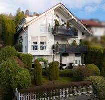 Gepflegtes Mehrfamilienhaus mit ca. 270 m², Garten, weitläufigem Ausblick und 3 Garagen - Remshalden Geradstetten