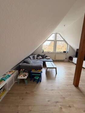 Dachgeschoss - Helle und freundliche 3- Zimmer Maisonette Wohnung