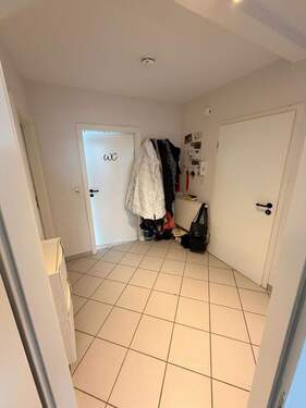 Flur - Etagenwohnung mit 75,00 m&sup2; in Bremen zur Miete